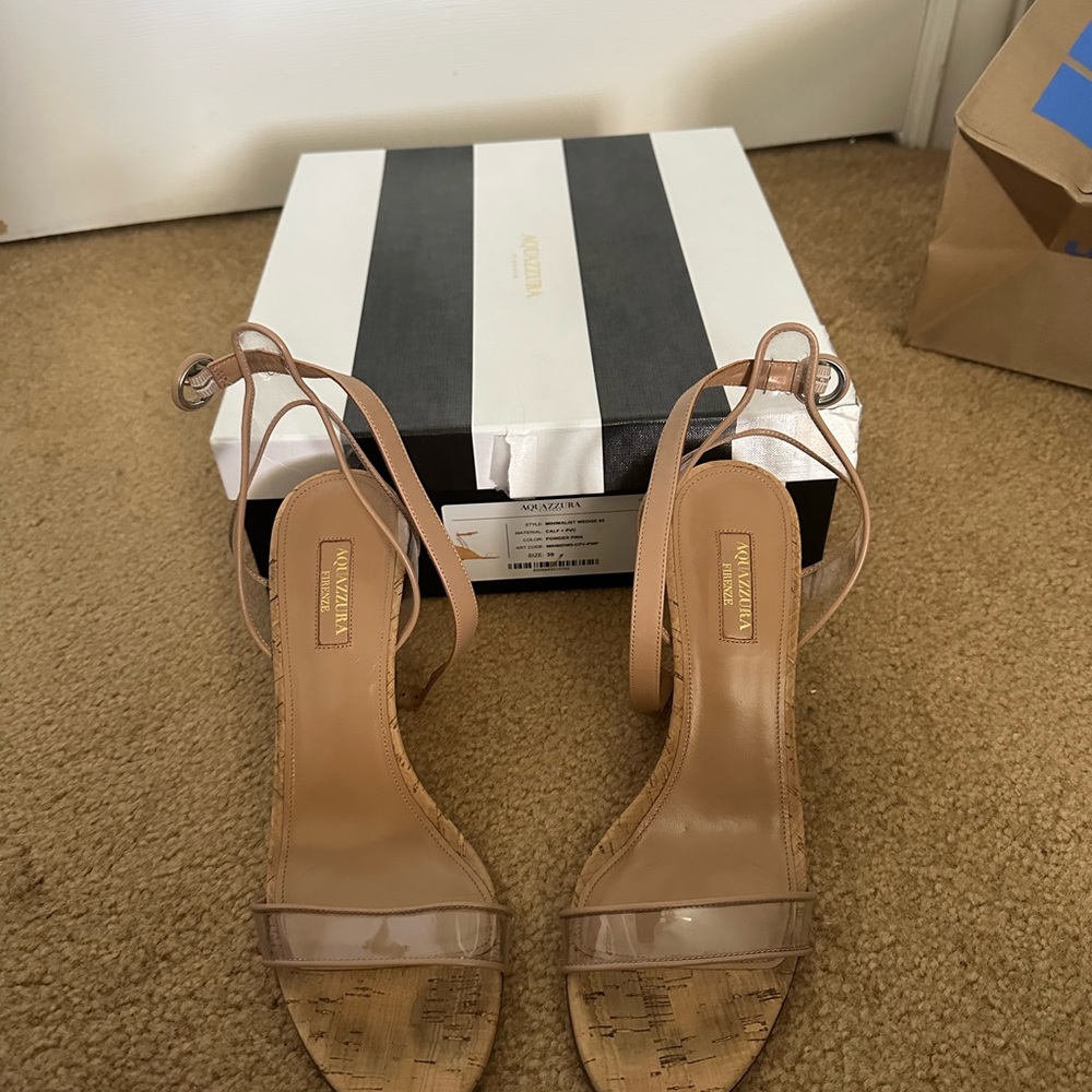 Elegant Women's Beige Sandals